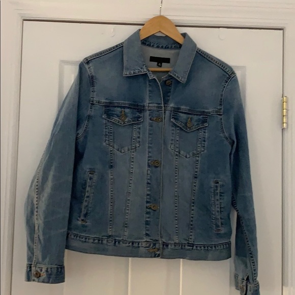 Uniqlo Jackets & Blazers - EUC Uniqlo Denim Jacket, Size XL